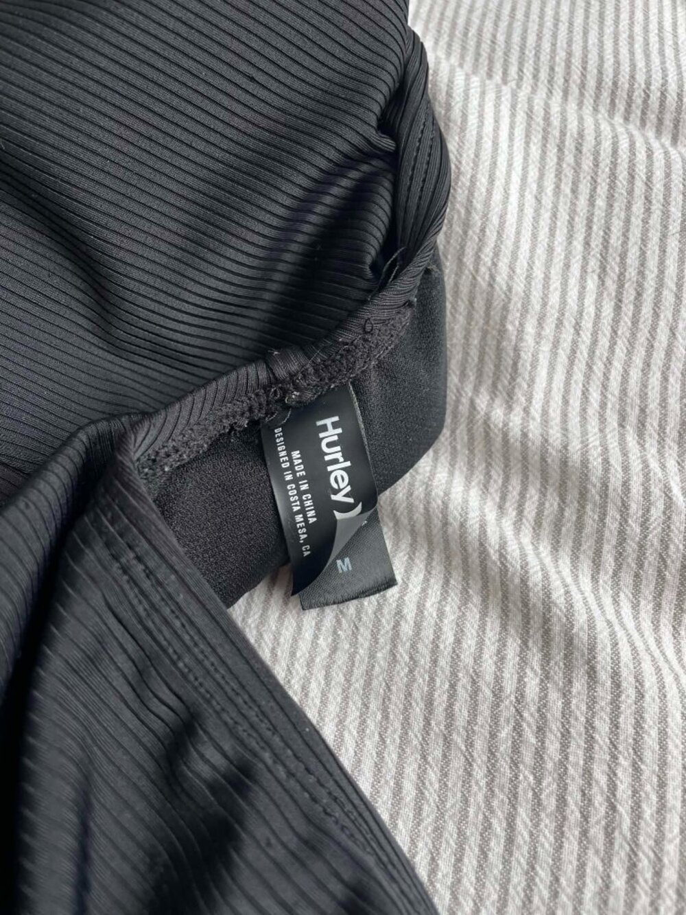 Hurley Ribbed Scoop Back One Piece Black Medium - Picture 6 of 10